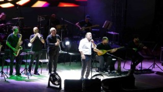 Denizlide Volkan Konak rüzgarı esti