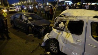 Diyarbakırda otomobil takla atıp başka bir aracın üzerine düştü: 4ü çocuk 10 yaralı