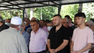 Doğa yürüyüşünde hayatını kaybeden müdür yardımcısı toprağa verildi