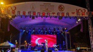 Dumlupınarda sanatçı Ünal Sofuoğlu coşkusu