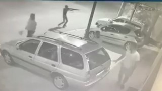 Dünürlerin kavgasında silahlar patladı: 13 yaşındaki çocuk bıçaklandı