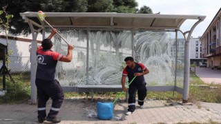 Duraklar sabunlu suyla yıkandı