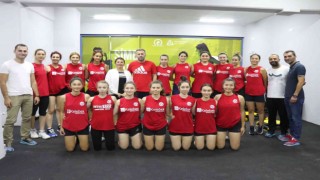Düzce Belediyeden genç voleybolculara destek
