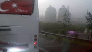 E-5 bağlantı yolunda zincirleme trafik kazası kamerada