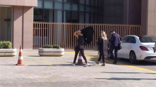 Ece Erken öldürülen eşi Avukat Şafak Mahmutyazıcıoğlu davasına katılmak için adliyeye geldi