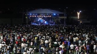 Ekin Uzunlar sevenlerini coşturdu