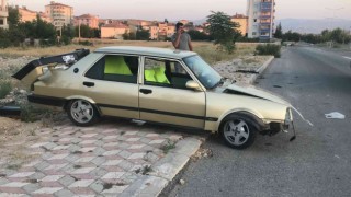 Elazığda ehliyetsiz sürücü kaza yaptı: 3 yaralı
