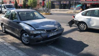 Elazığda trafik kazası: 3 yaralı