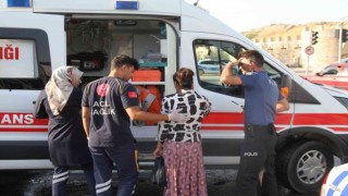 Elazığda yolcu minibüsü ile otomobil çarpıştı: 8 yaralı