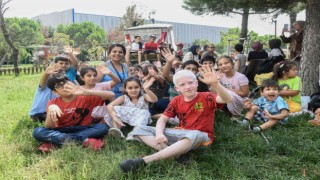 Engelli çocuklar, hayvanlarla buluştu