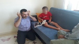 Engelli çocuklar Kuran-ı Kerimi evlerinde öğreniyor