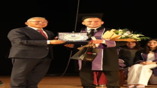 ERÜ Diş Hekimliği Fakültesinde mezuniyet heyecanı