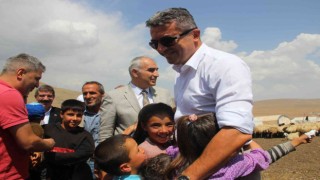 Erzurumda 300 hane ile oba hayatı yaşayan göçerler 20 bin hayvana bakıyor