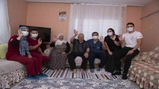 Evde bakım hizmeti vatandaşların yüzünü güldürüyor