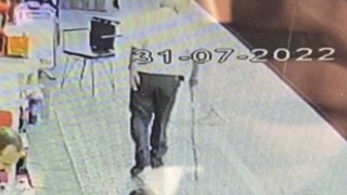 Fatihte yaşlı adamı bitkisel hayata sokan kaza kamerada: Elektrikli scooter yaşlı adama çarptı