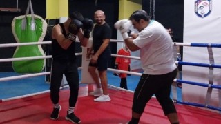 Fethiye Kaymakamı Balcı, Uluslararası Boks Şampiyonu Alcu ile antrenman yaptı
