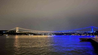 FSM Köprüsü Ukrayna bayrağının renkleriyle ışıklandırıldı