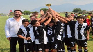 Geleceğin futbolcuları Zafer Kupası‘nda ter döktü