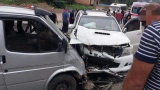 Giresunda trafik kazası: 13 yaralı