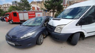 Gümüşhanede trafik kazası: 2 yaralı