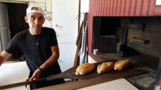 Günlük 3 bin ekmek üretiliyor, 200 gram ekmek 3 liradan satışa sunuluyor