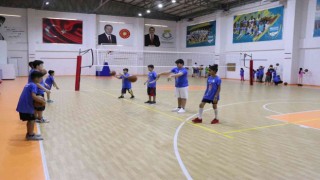 Haliliyede yeni nesil sporcu yetişiyor