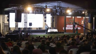 Hayati İnanç ilk kez katıldığı festivalde hemşerileriyle buluştu