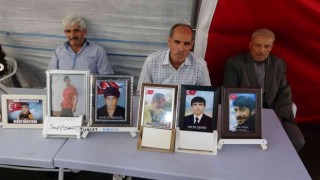 HDP ve PKK mağduru aileler bin 82 gündür evlat nöbetinde