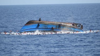Hindistanda yolcu teknesi battı: 3 ölü, 17 kayıp