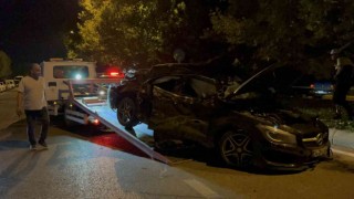Hurdaya dönen araçta 2si ağır 5 kişi yaralandı