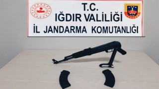 Iğdırda uzun namlulu silah ele geçirildi