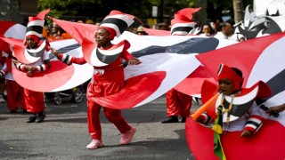 İngilterede 2 yılın ardından Notting Hill Karnavalı başladı