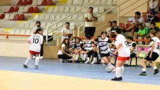 İşitme Engelliler Kadın Futsal Türkiye Şampiyonası Karabükte başladı