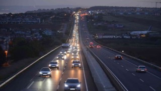 İstanbula dönüş çilesi: Tekirdağ yollarında yoğunluk var