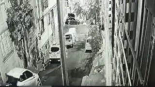İstanbulda akıl almaz cinayet kamerada: Arabaya çarpıp boynu kırıldı, yerde bıçaklandı
