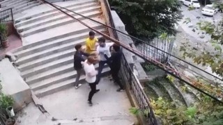 İstanbulda bilgisayar mühendisi gence darp ve gasp kamerada