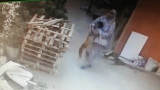 İstanbulda dehşet anları kamerada: Balkondan düşen çocuğunu kucağında taşıdı