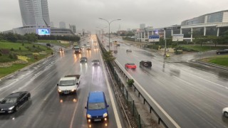İstanbulda yağmur sonrası trafik yoğunluğu