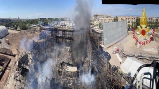 İtalyadaki dünyaca ünlü film stüdyosu Cinecittada yangın