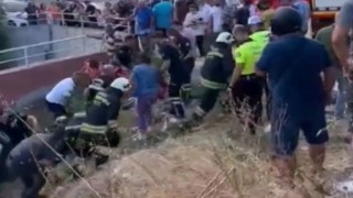 İtfaiye ekiplerinin kurtardığı anne ve kızı gözyaşlarına hakim olamadı