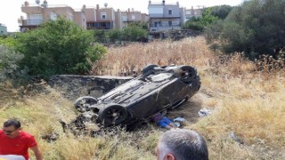 İzmirde takla atan araçtaki 4 genç ölümden döndü
