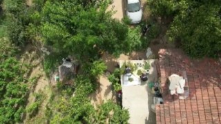 İzmirde zehir tacirinin adresine dron destekli operasyon