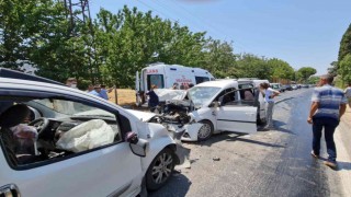 İzmirdeki kazada can pazarı: 1 ölü, 8 yaralı