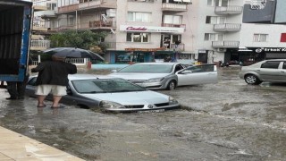 İzmiri yeniden şiddetli yağış vurdu