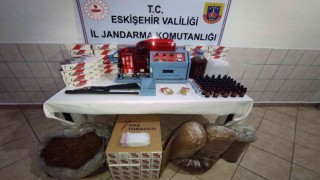 Jandarma operasyonunda kaçak tütün ve sahte içki ele geçirildi