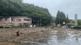 Japonyada sel: Tren seferleri iptal edildi