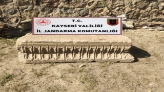 Kaçak kazı yapan tarihi eser kaçakçıları jandarmadan kaçamadı