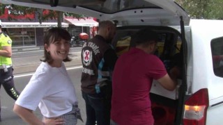 Kadıköyde dronlu trafik denetimine takılan sürücü: Çekin güzel çekin