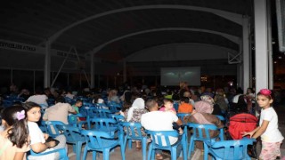 Kahta Belediyesinin Mahalle Sinema Geceleri etkinliği başladı