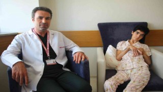 Kalbi durup bitkisel hayata giren genç kız kök hücre nakli ile hayata tutundu